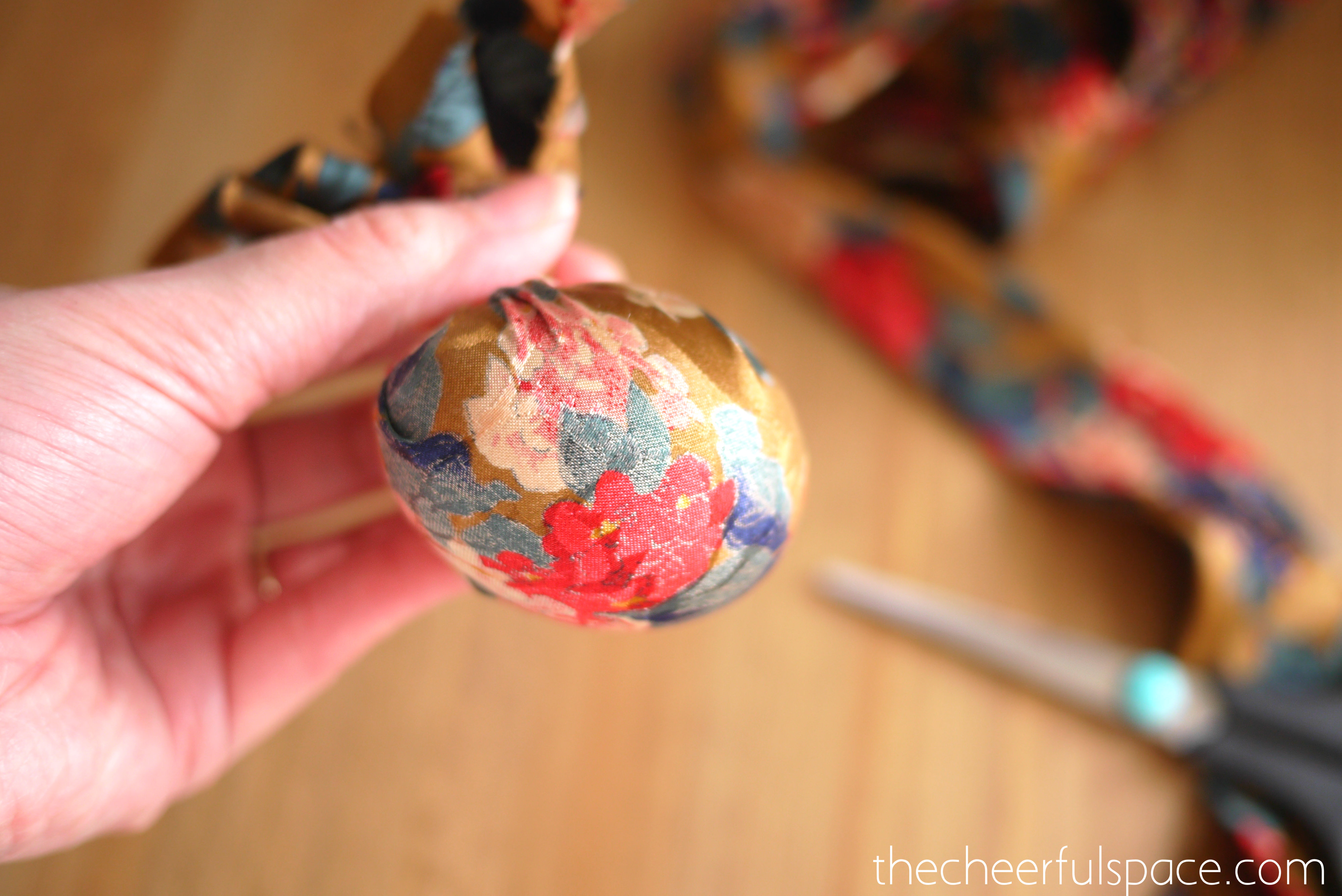 silk-tie-dyed-easter-eggs-06