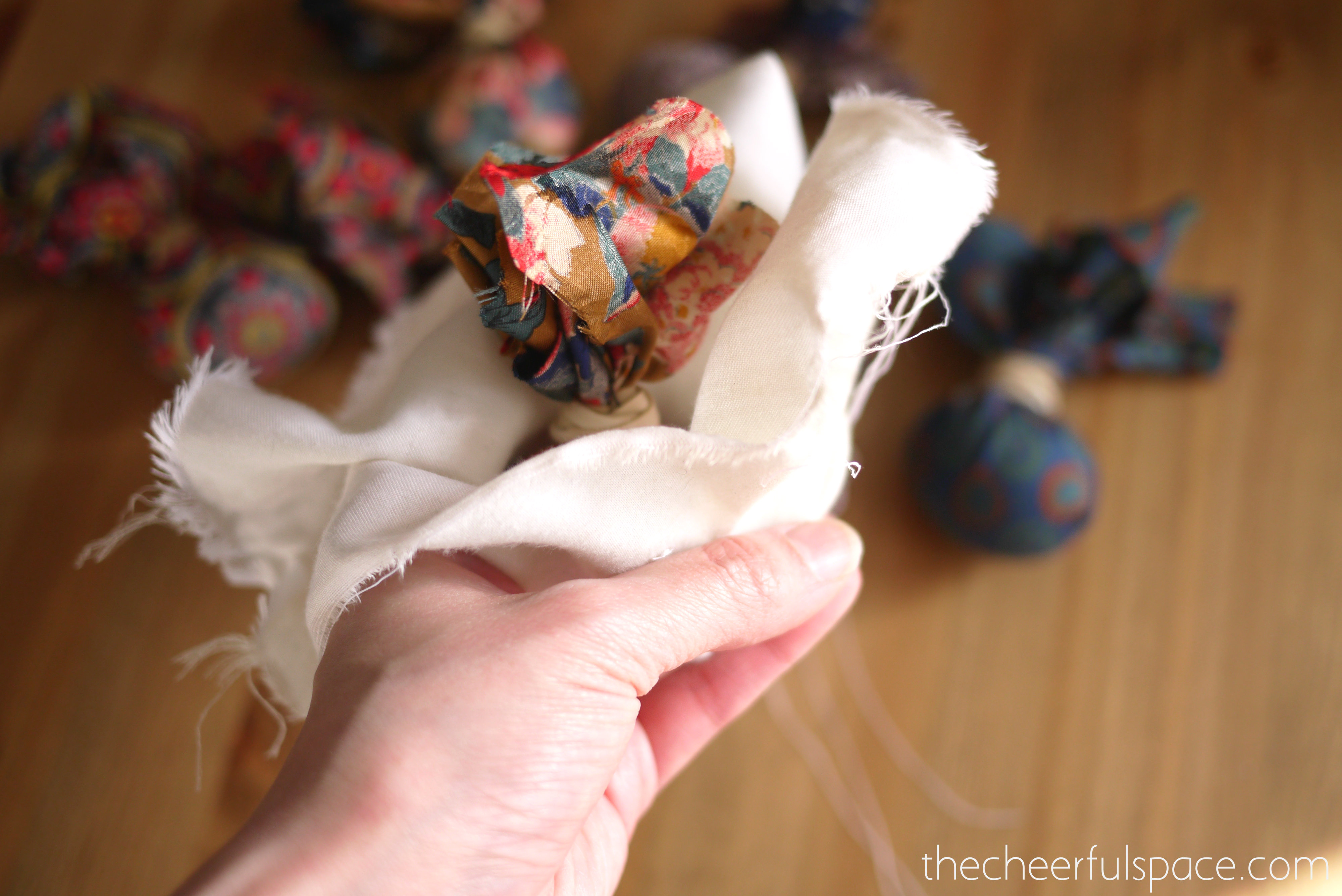 silk-tie-dyed-easter-eggs-08
