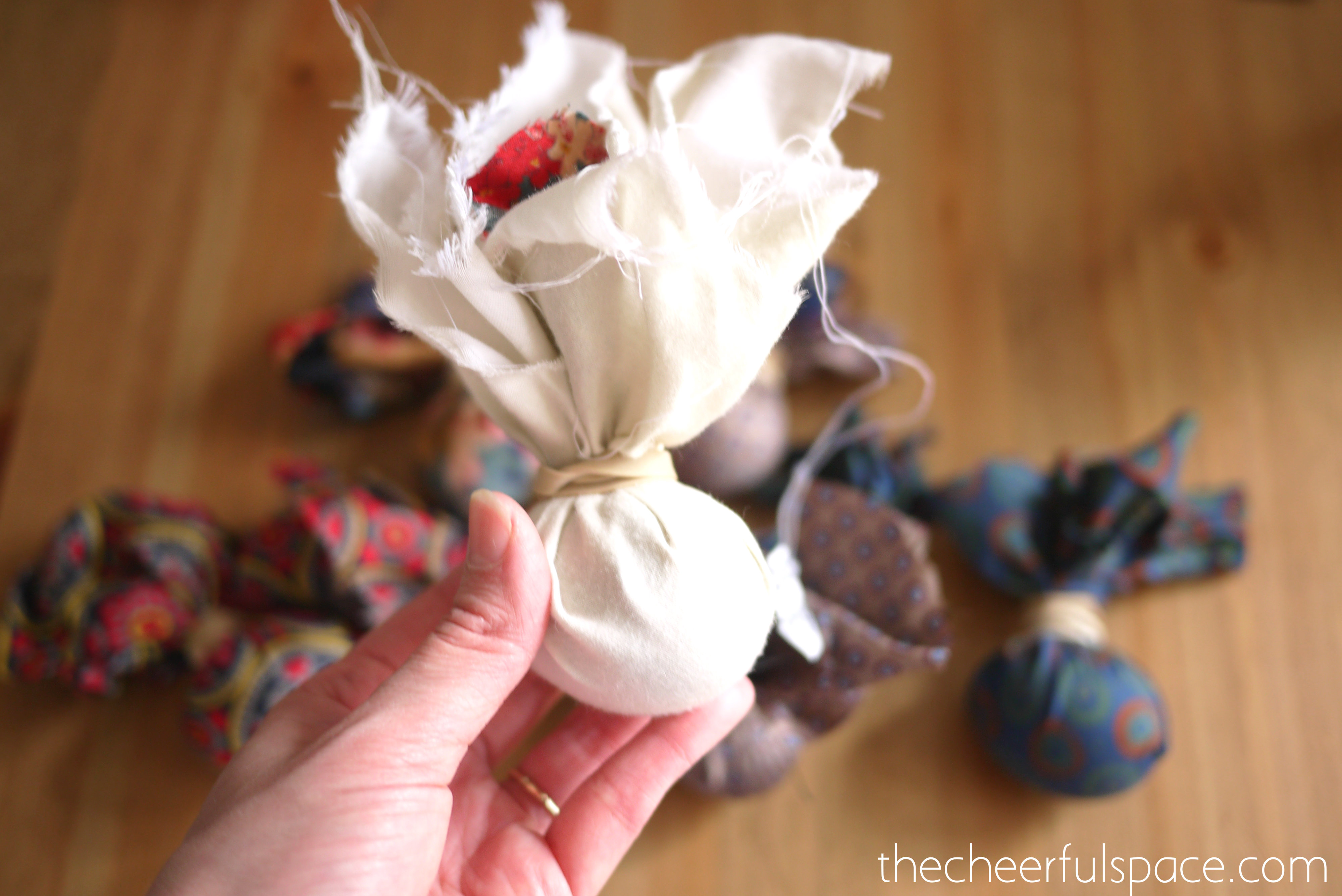 silk-tie-dyed-easter-eggs-09