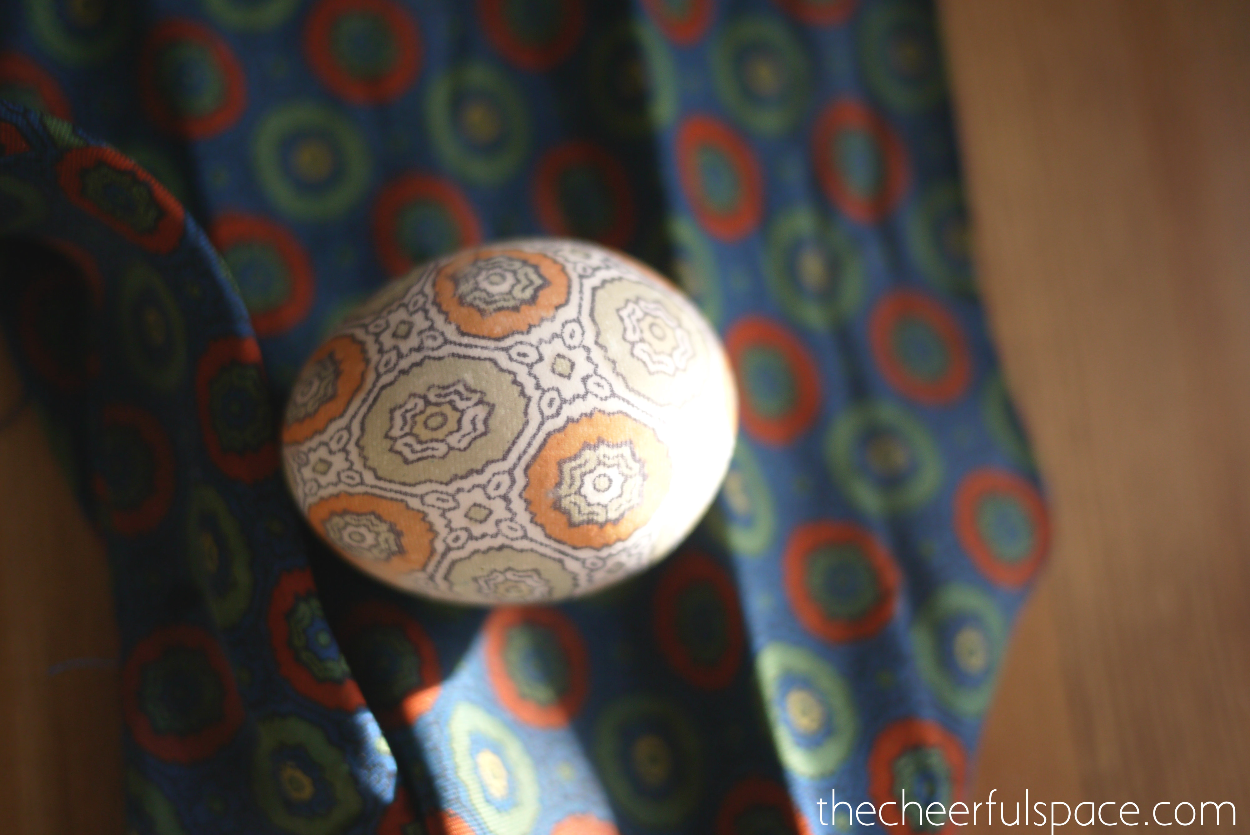 silk-tie-dyed-easter-eggs-15
