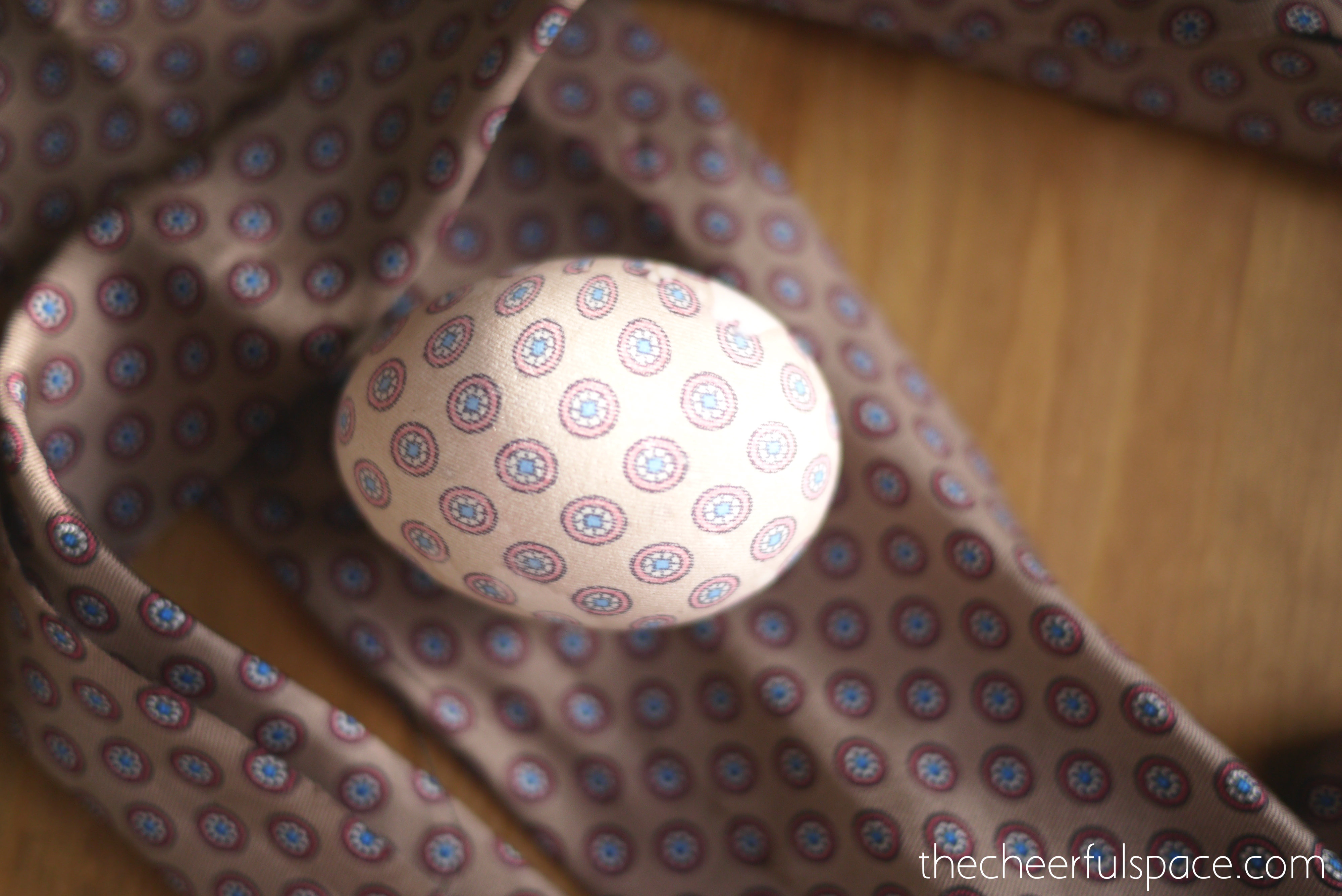 silk-tie-dyed-easter-eggs-17