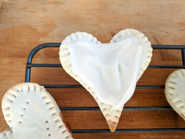 homeade-heart-poptarts-07
